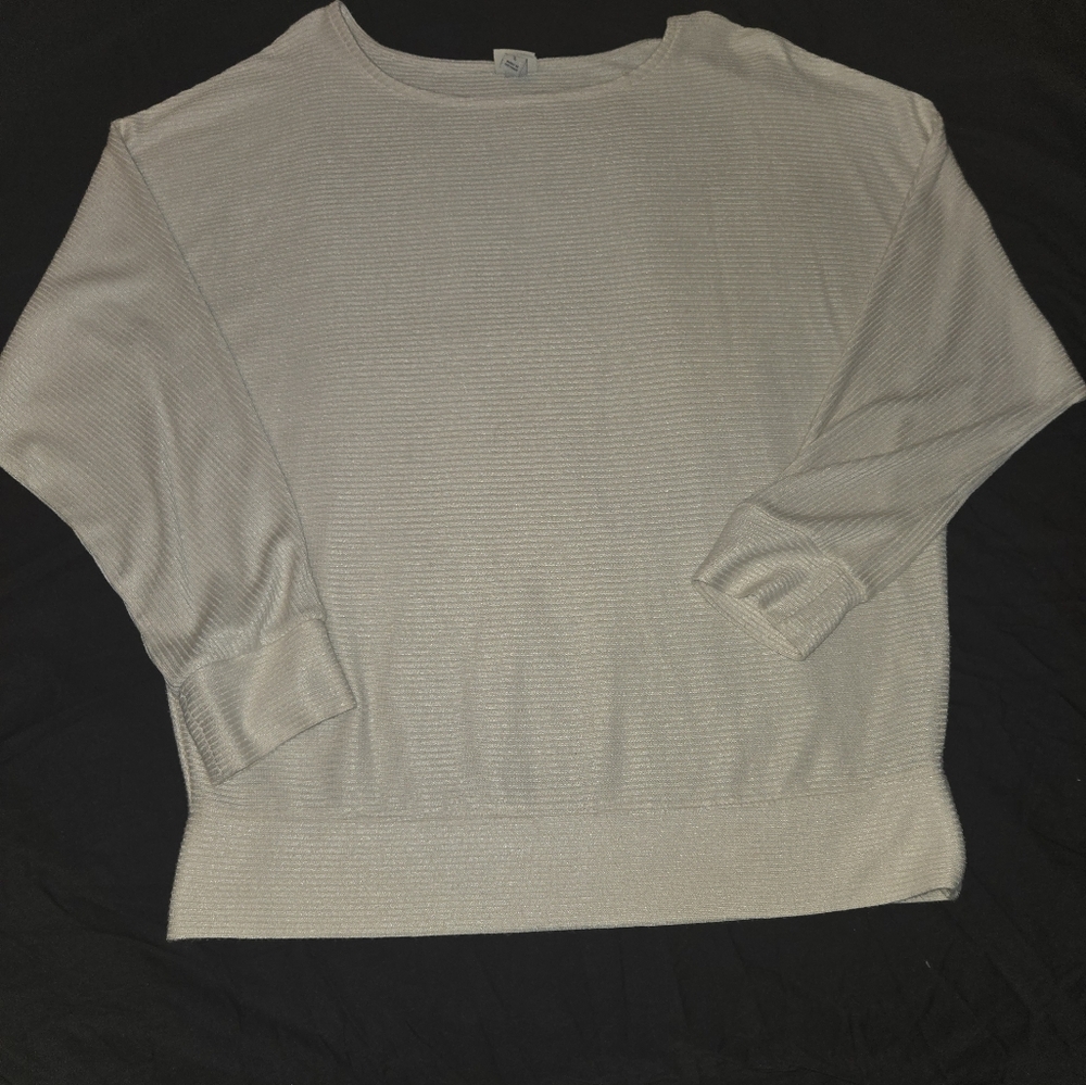 Set of 3 size Lrg tops